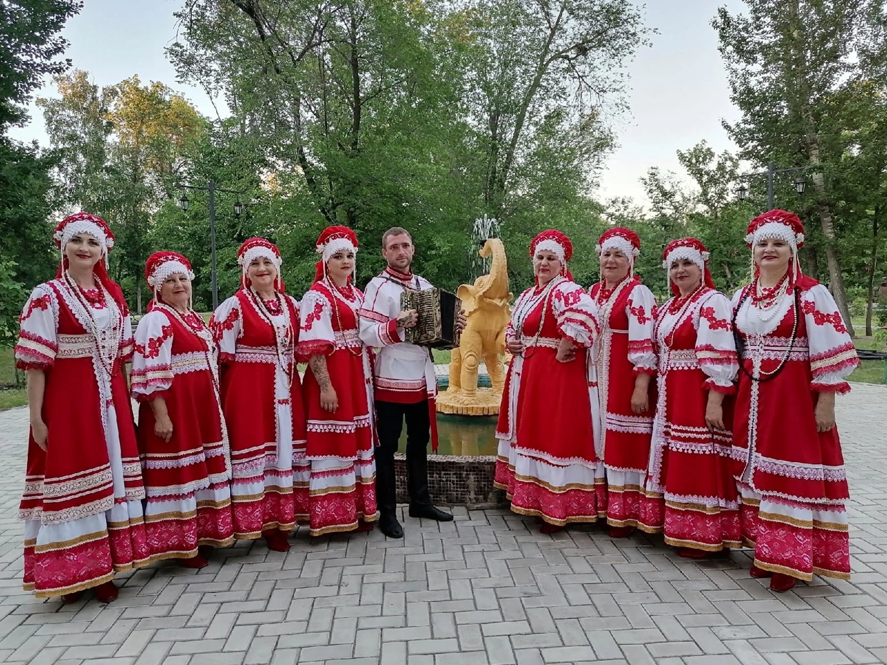 XI открытый фестиваль народной песни &quot;Песня на крыльях души&quot; г. Пугачев.